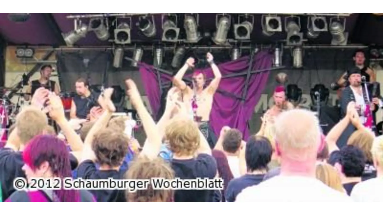 Ritter und Musikleute halten Einzug (Foto: red)