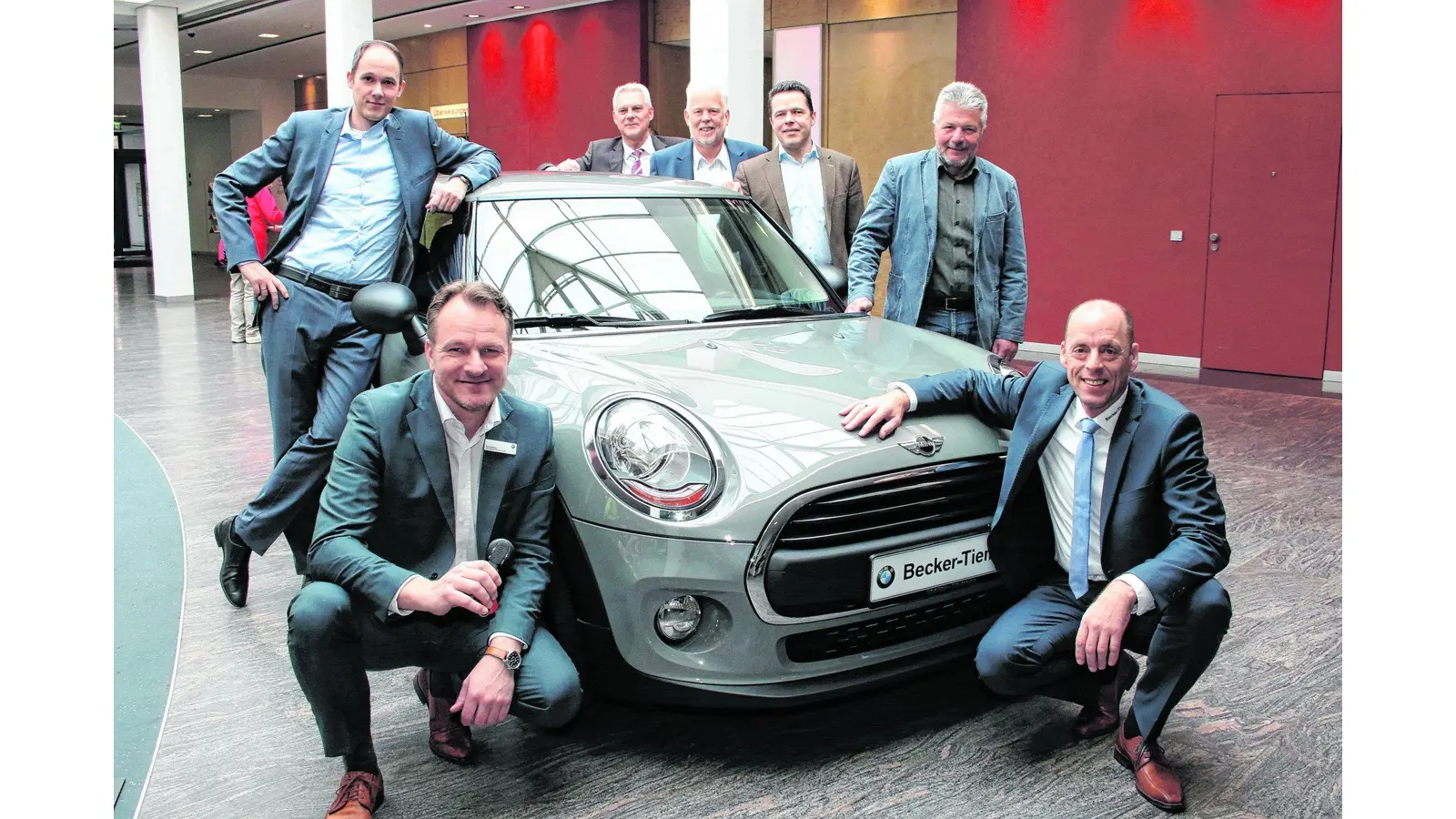 Mit großem Los den Mini auf den eigenen Hof holen (Foto: red)