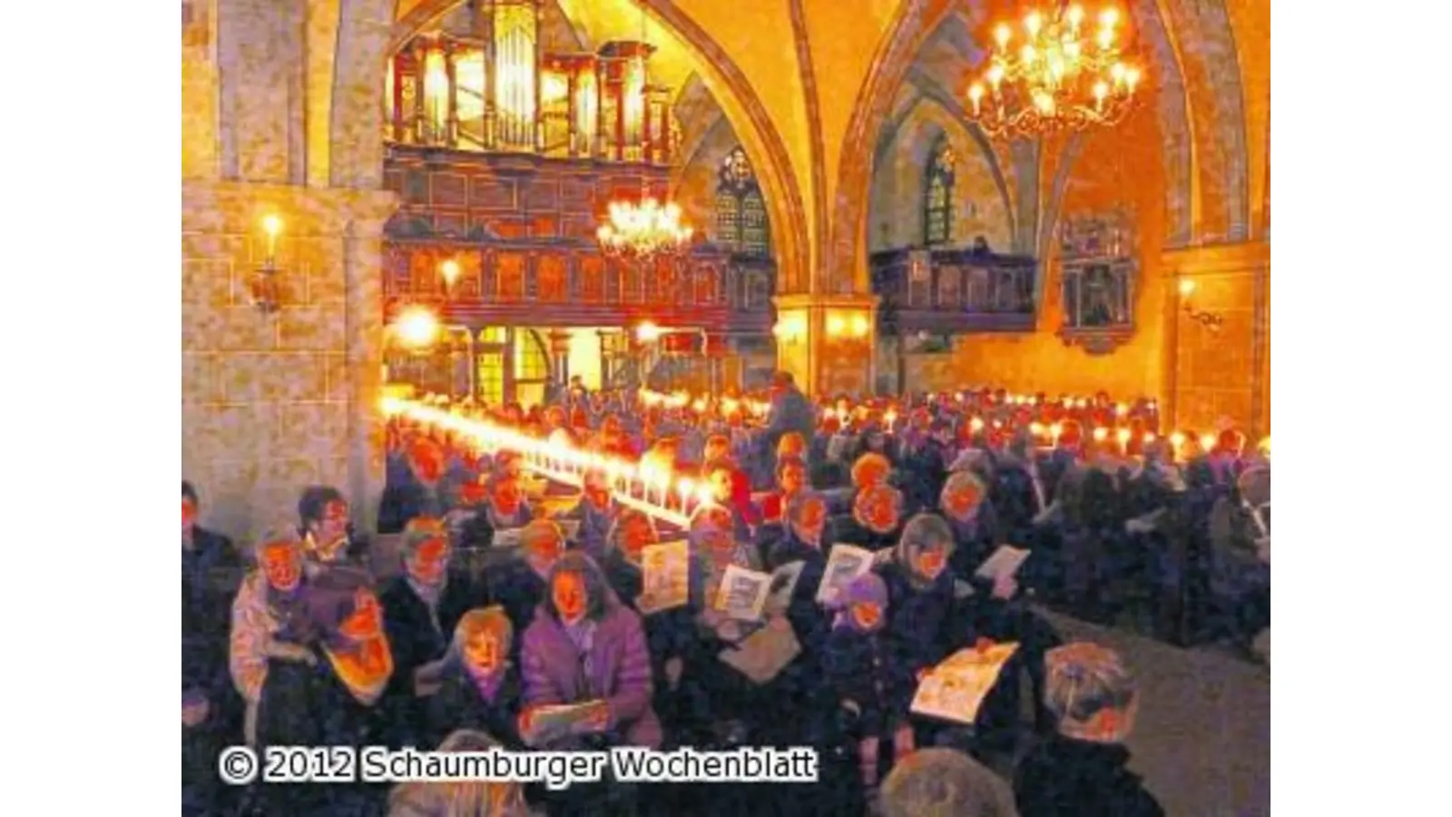Alle sind beim Adventssingen dabei (Foto: km)