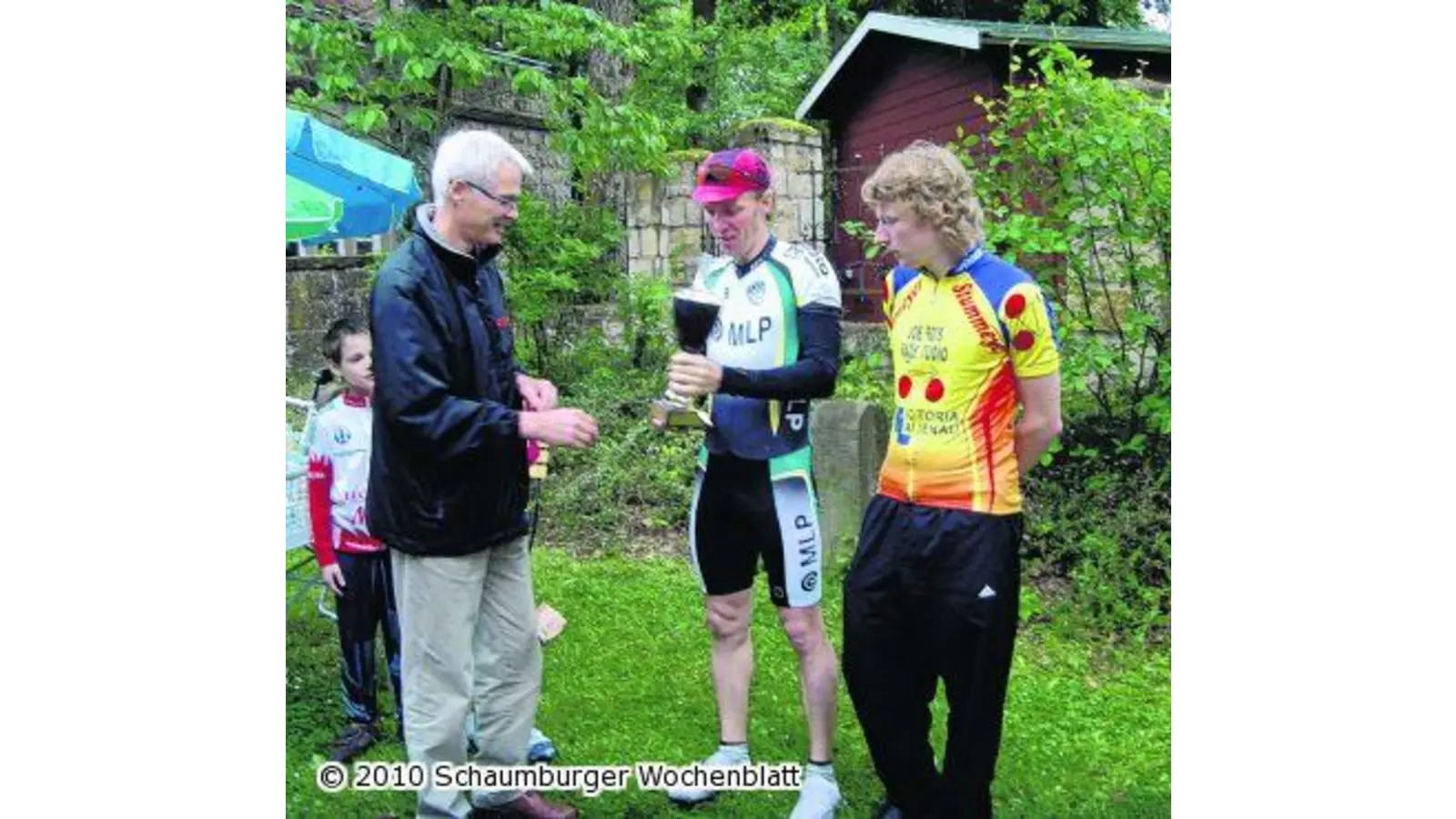 Radsportler trotzen dem Regen (Foto: em)