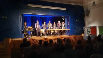 Die Rintelner Lesefreunde waren mit „Demokratie - Nichts lieber als das!“ zu Gast in Stadthagen. (Foto:  Petra und Ulrich Friedrich)