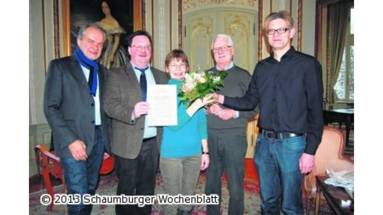 Handel Aktiv übergibt Sonderpreis (Foto: red)