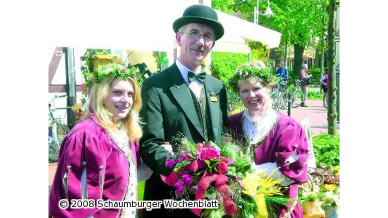 Ein Butler verwöhnt die Kunden (Foto: red)