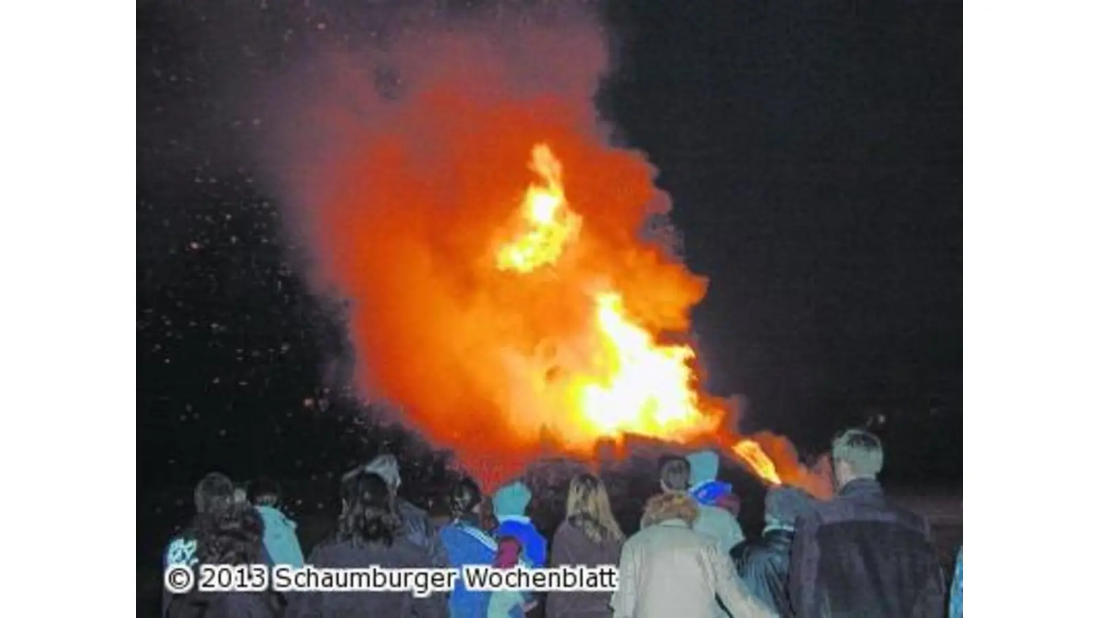 Osterfeuer trotzen Väterchen Frosts eisigen Störversuchen (Foto: km)