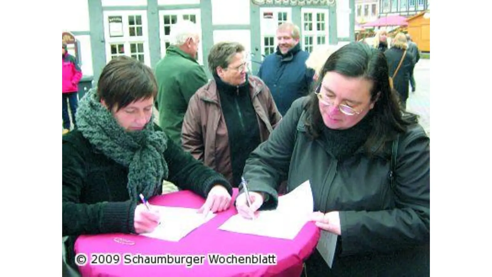 WIR sammelt kreisweit Unterschriften Bisher sprechen sich rund 1000 Menschen für gebundene Form aus (Foto: mk)