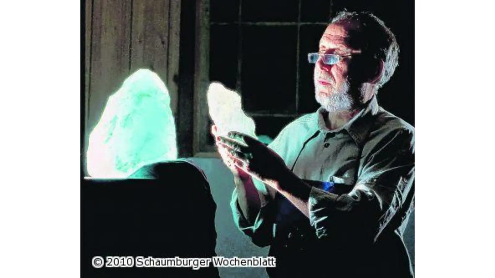 Leuchtendes Glas im künstlerischen Fokus (Foto: km)