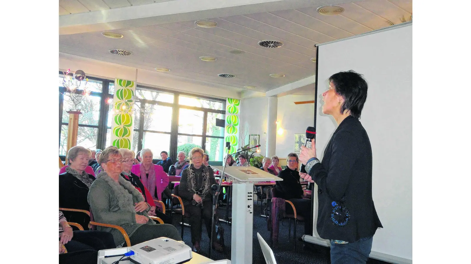 Landfrauen erfahren gute Laune zu essen (Foto: jl)