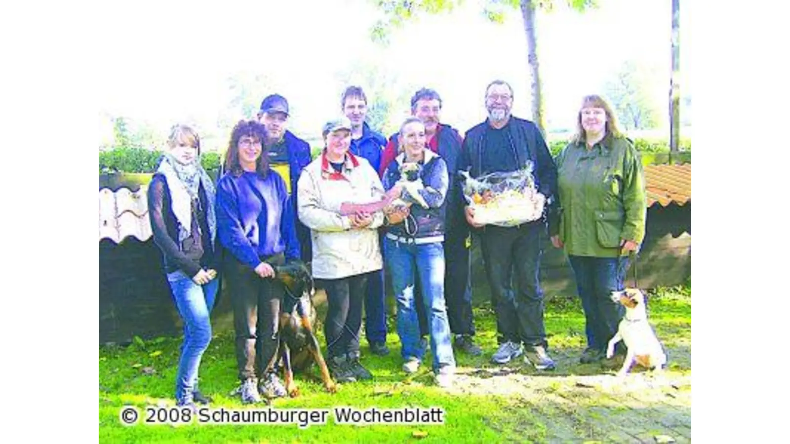 Unbefangenheit von Hunden wird auf Marktplatz getestet (Foto: ste)