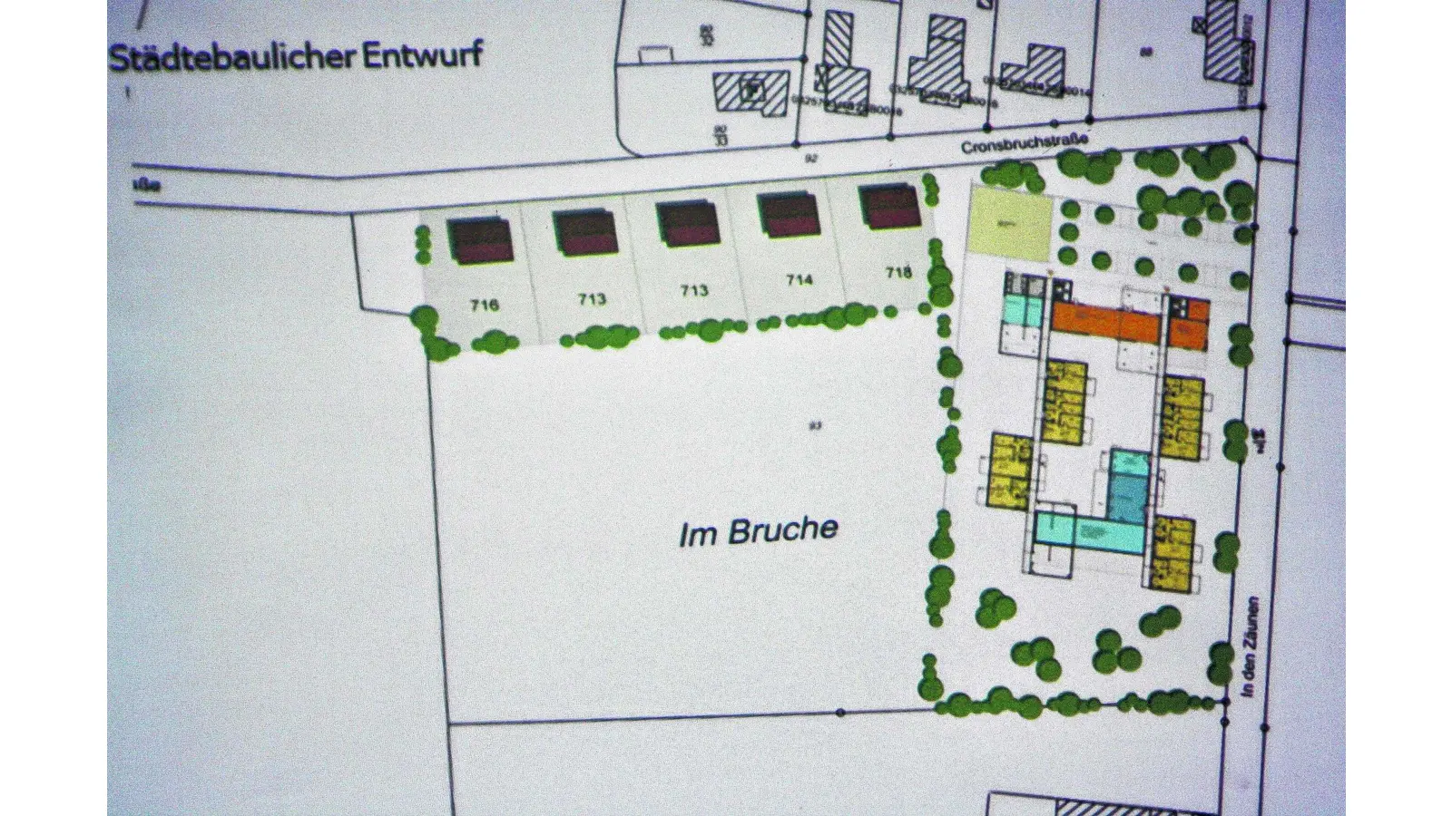 Großes Interesse an Informationen zum neuen Mehrgenerationenhaus (Foto: red)