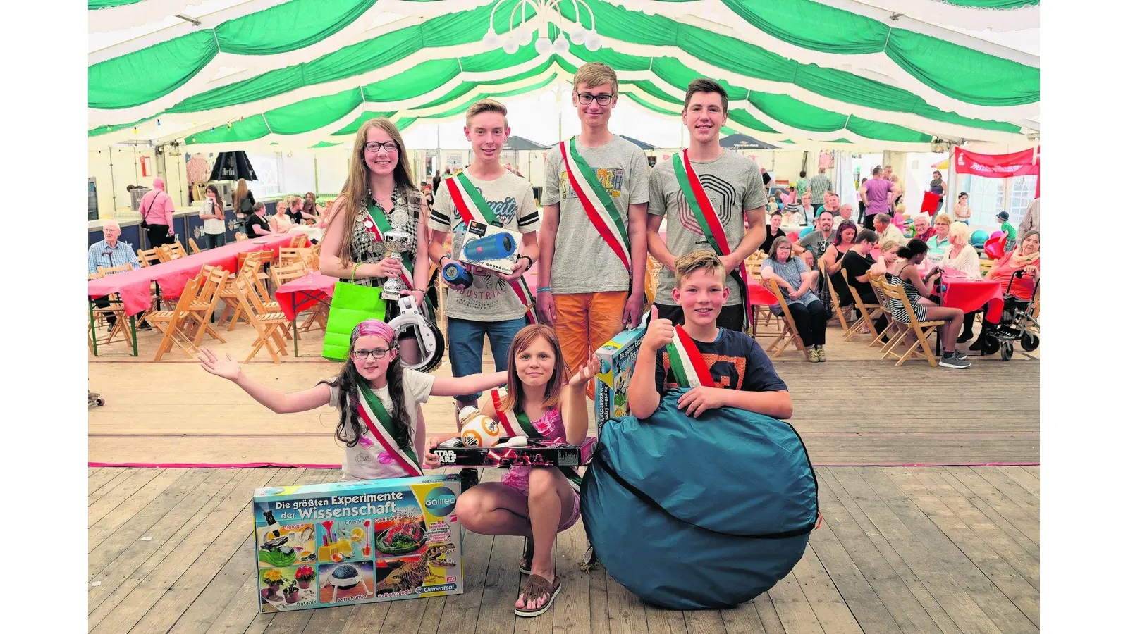 Beim Nachwuchsschießen siegt ein Mädchenduo im großen Teilnehmerfeld (Foto: jl)