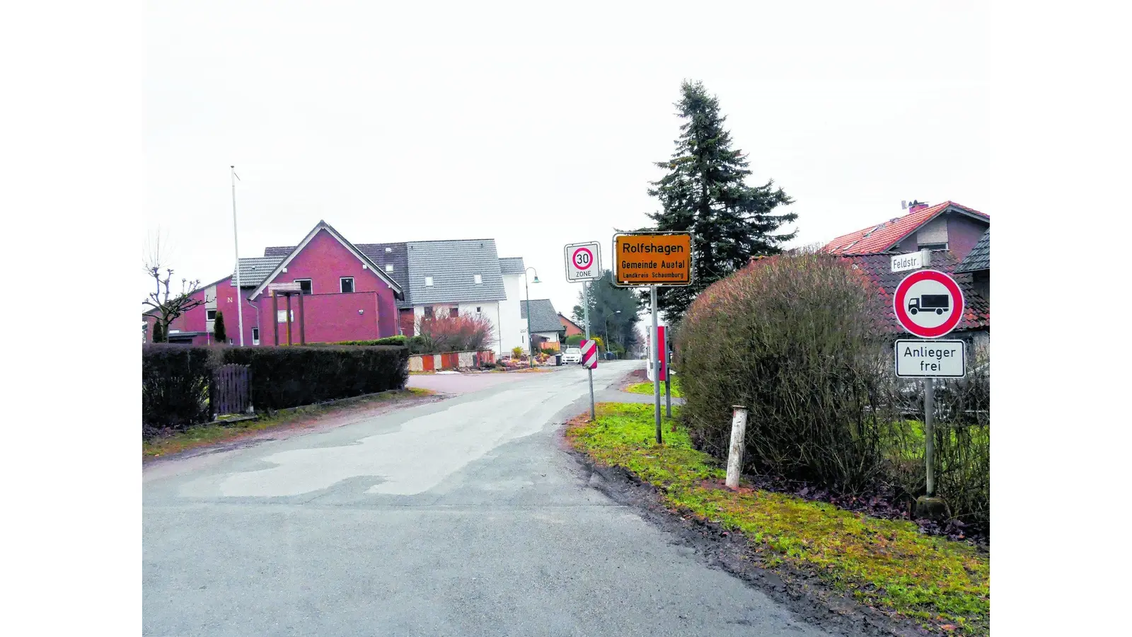 Die Feldstraße ist für Lkw gesperrt (Foto: us)