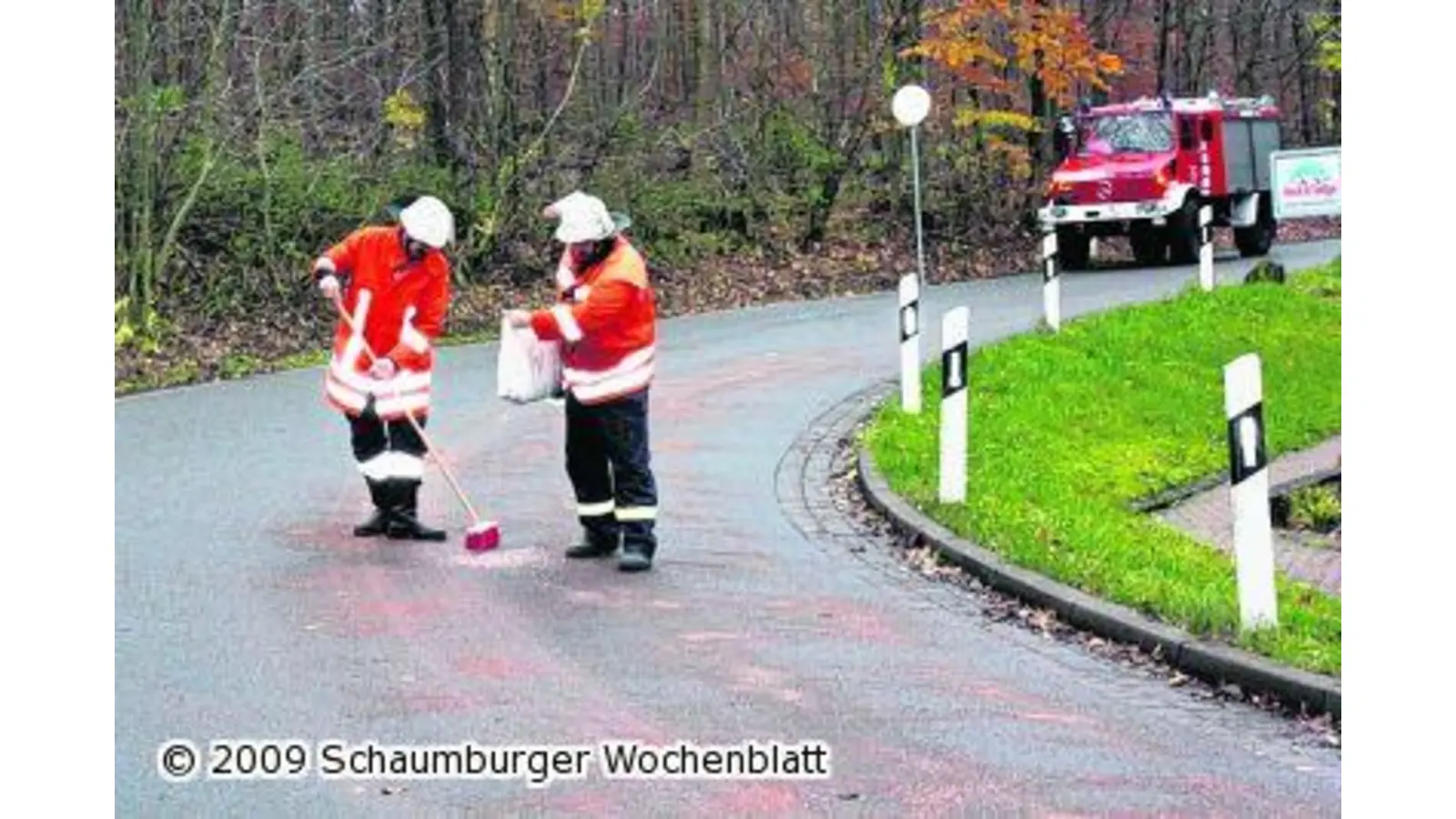Ölspur quer durch den Ort bis zur Bernser Landwehr (Foto: red)