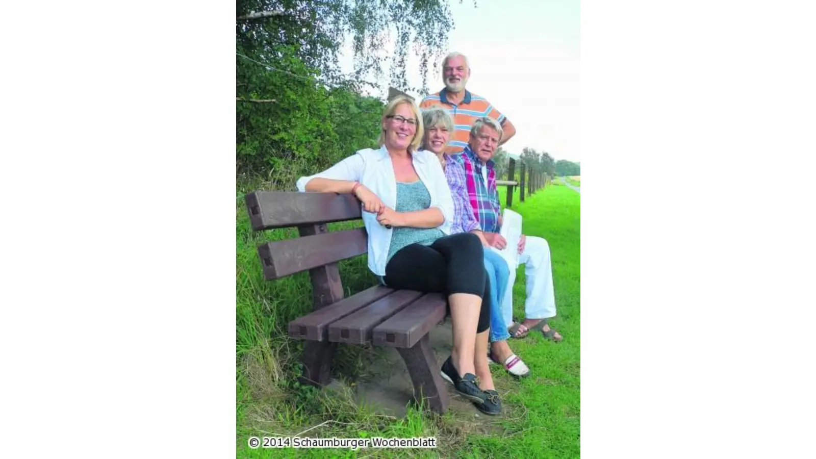 Neue Bank am Weg (Foto: al)