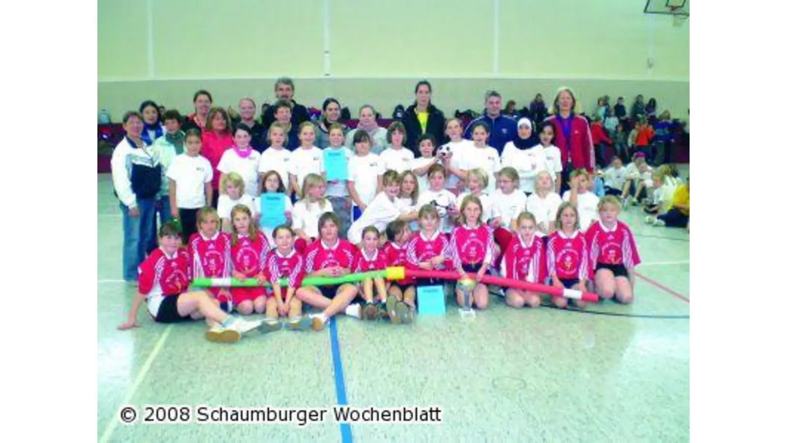Zehn Mädchen pro Schule kämpfen bis zur letzten Sekunde um den Sieg (Foto: red)