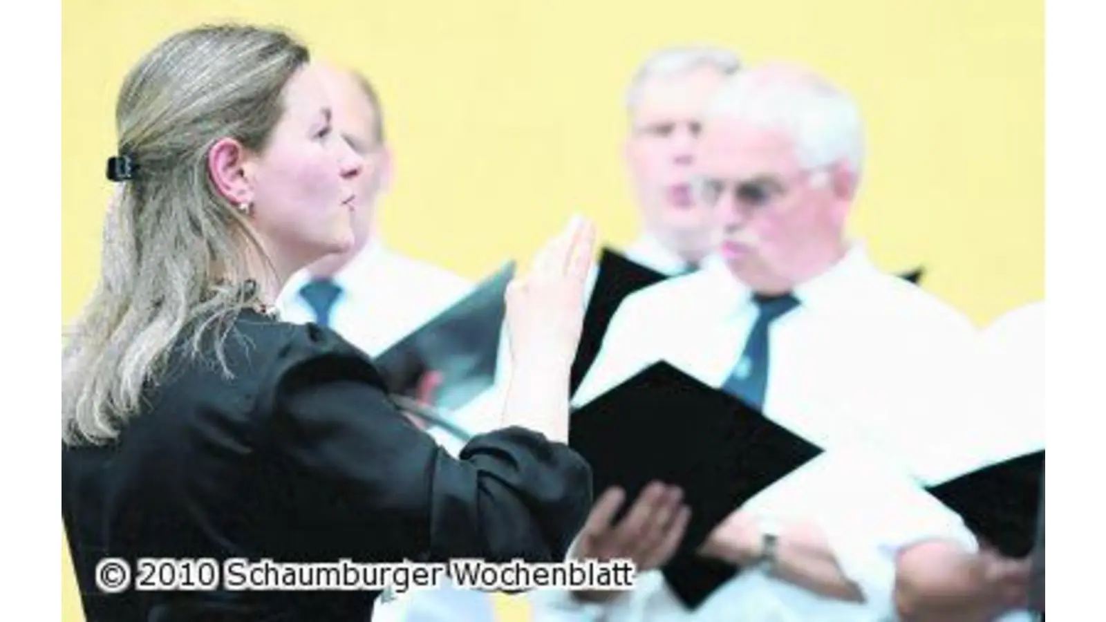 Zahlreiche Zuschauer genießen Chorkonzert der Extra-Klasse (Foto: bb)