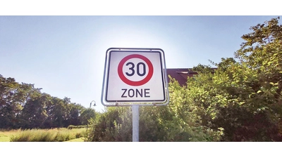 Die Kommune kann selbst entscheiden, wo 30 die Höchstgeschwindigkeit ist. (Foto: gk)