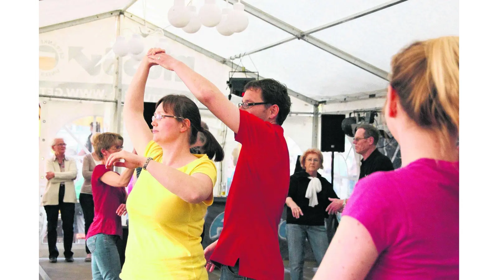 In die Welt des Tanzens schnuppern (Foto: jl)