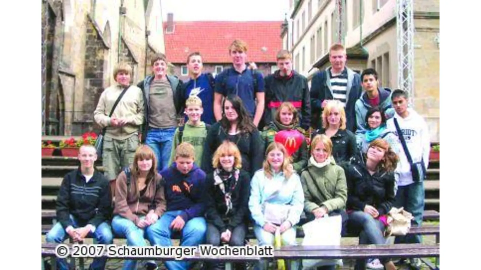 Englische Schüler tauchen in die Erlebniswelt Renaissance ein Schüler der Colton Hills Community School zu Gast im Schulzentrum Helpsen (Foto: red)