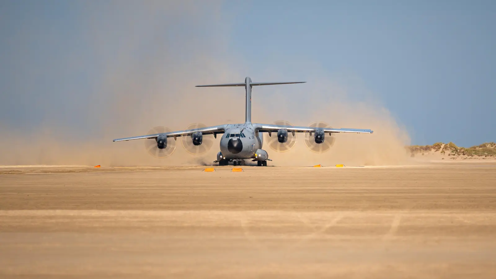 Landung auf der Insel Römö am Strand mit dem A400M (Foto: Dennis Wolf)