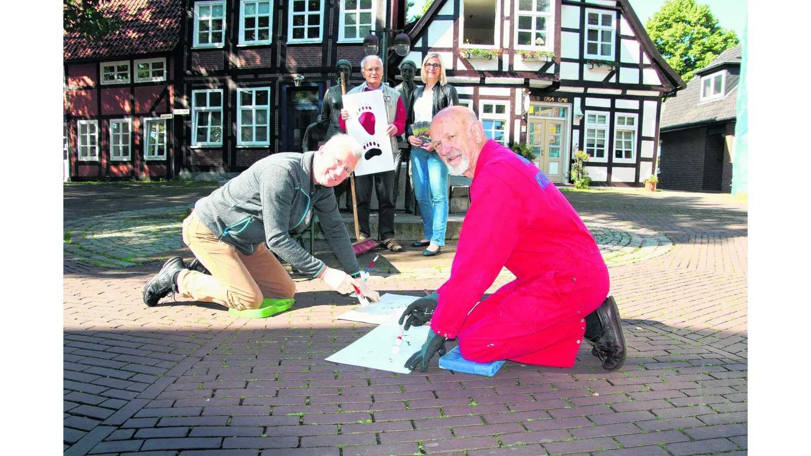 50 Liter Farbe für Bärenspuren (Foto: jan)