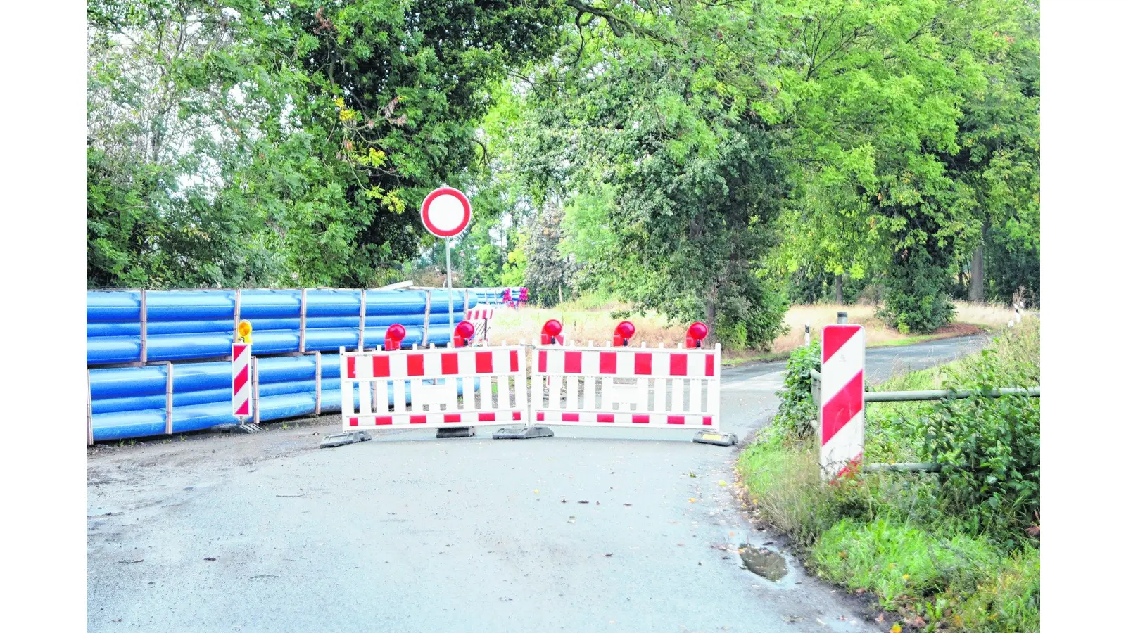 Verkehrsteilnehmer stehen plötzlich vor gesperrter K49 (Foto: tr)