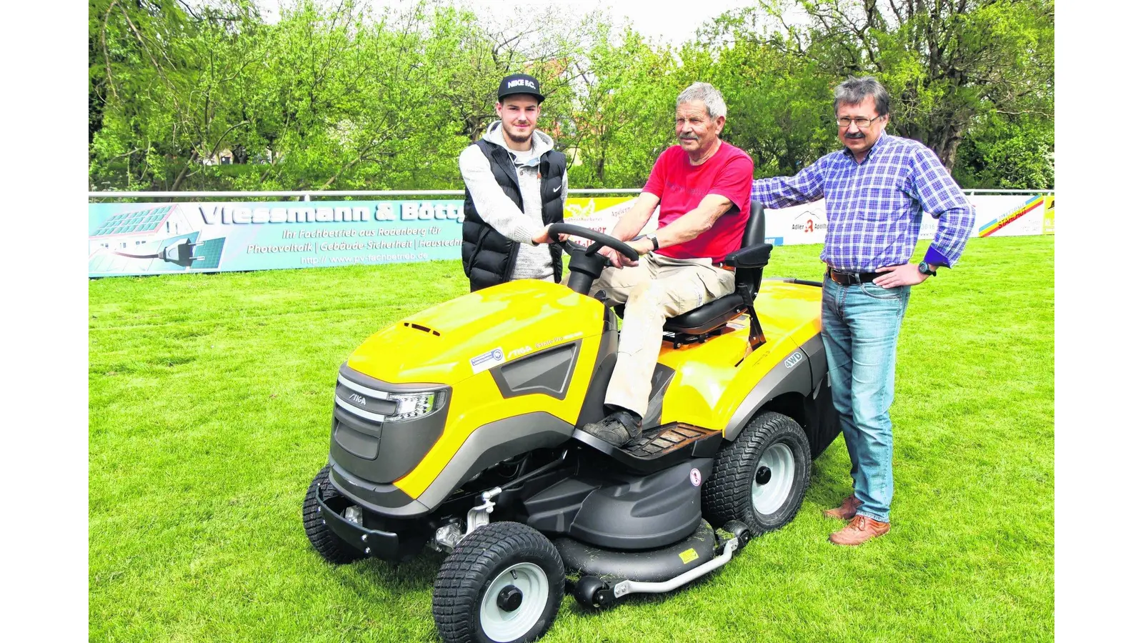 Neuer Aufsitzmäher für die SGR (Foto: bb)