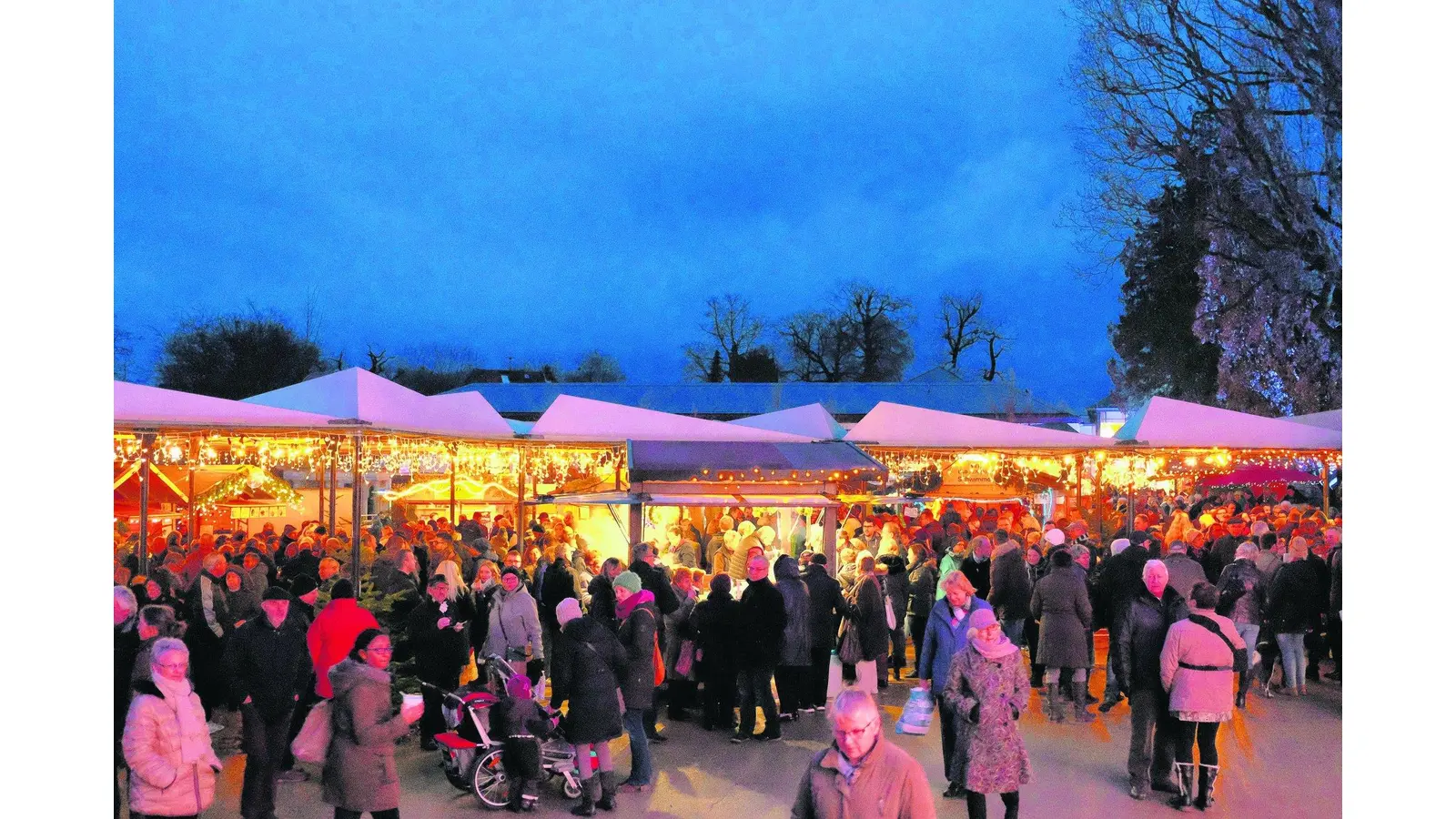 Besucheraugen leuchten im Geschenkeparadies (Foto: red)