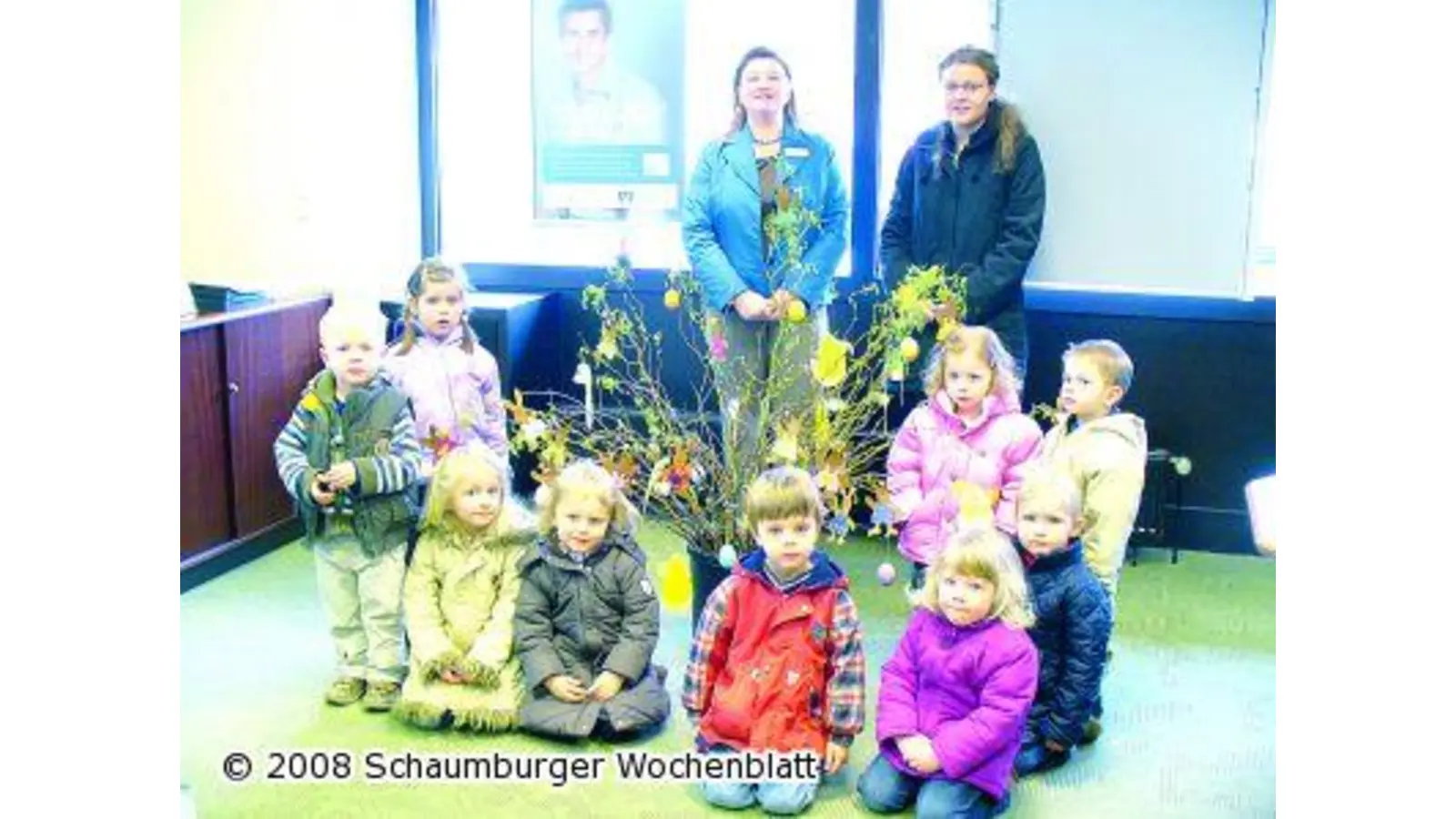 Volksbank strahlt im Osterschmuck (Foto: pd)