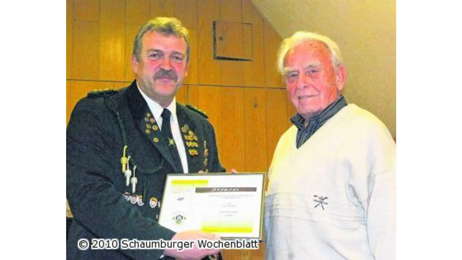 Sachsenhäger Schützen ehren Paul Malucha (Foto: wtz)