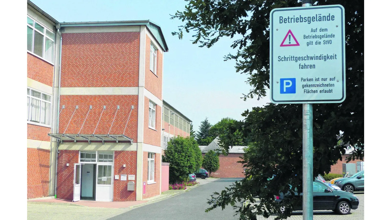 Nur im Schritttempo durch den Gewerbepark (Foto: al)