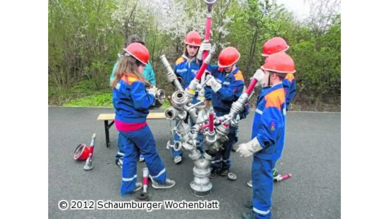 Ein Turm aus Spritze und Standrohren (Foto: al)