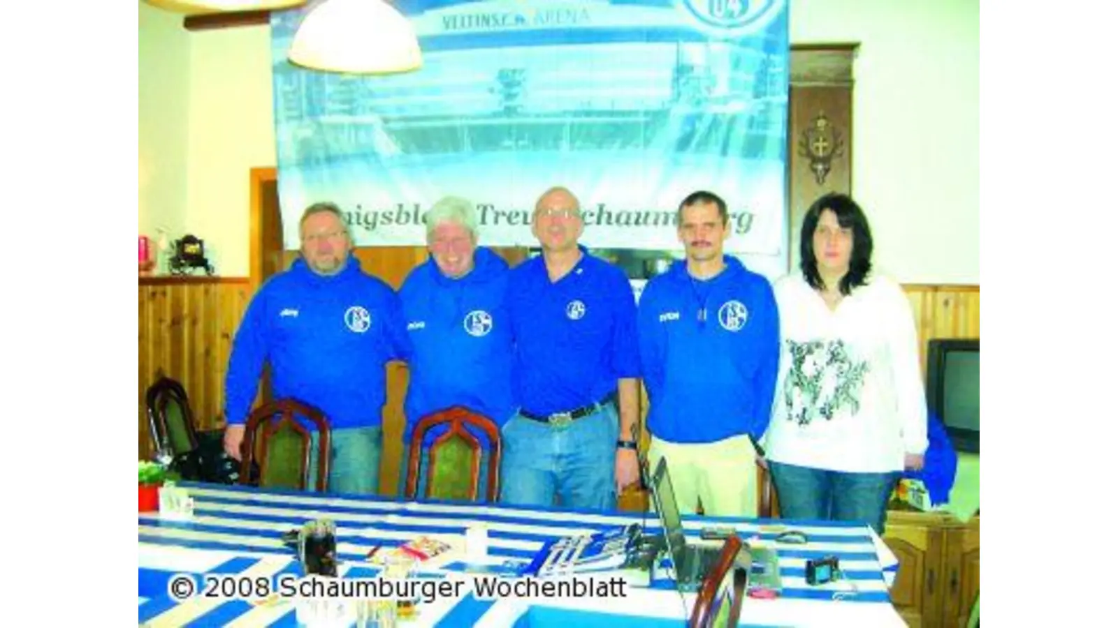 Königsblaue Treue in Schaumburg (Foto: ro)