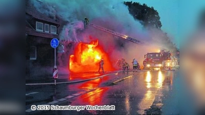 Großbrand wütet in ehemaliger Gaststätte (Foto: em)
