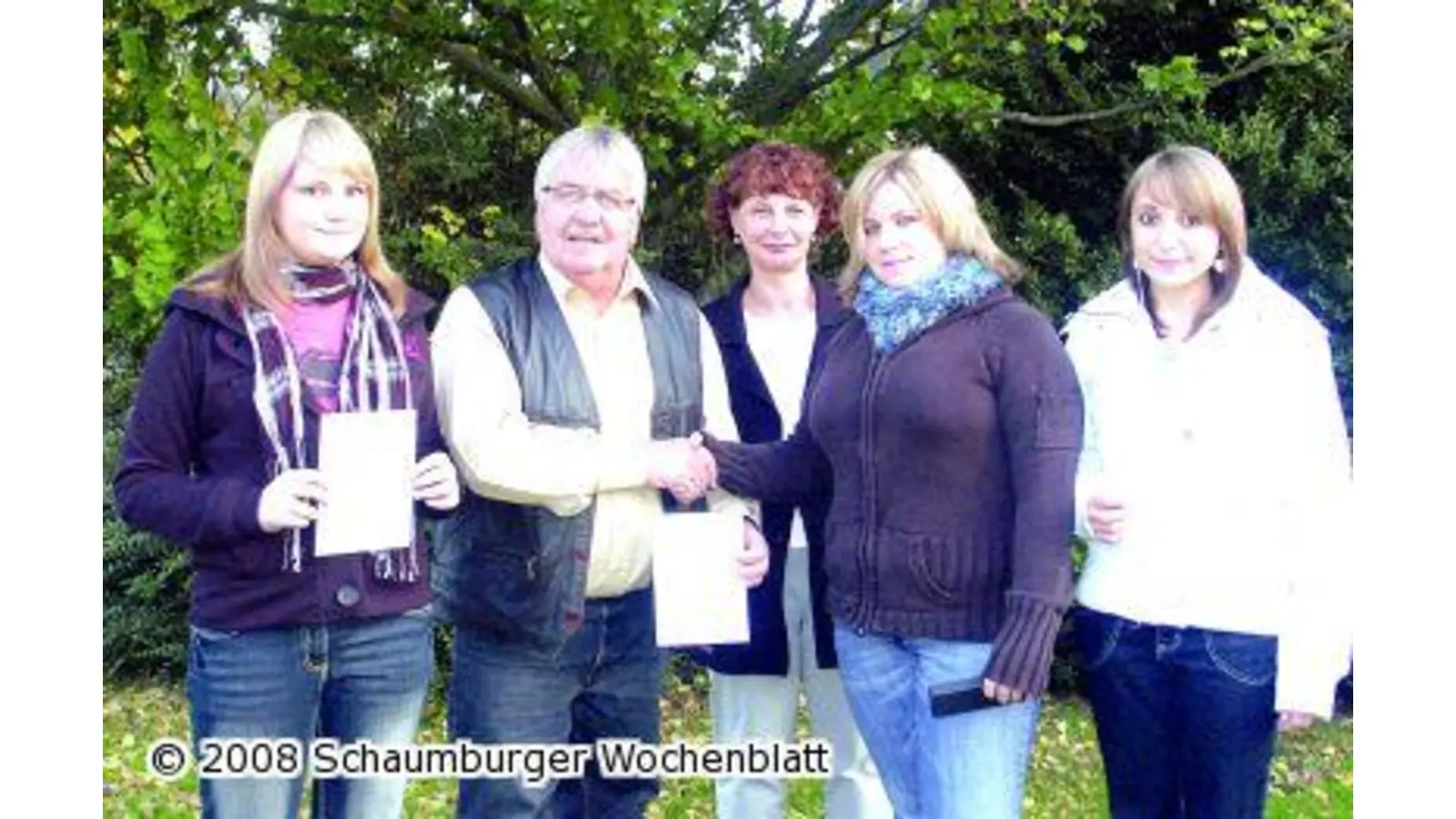 Jugendliche sammeln für Mütter (Foto: pp)
