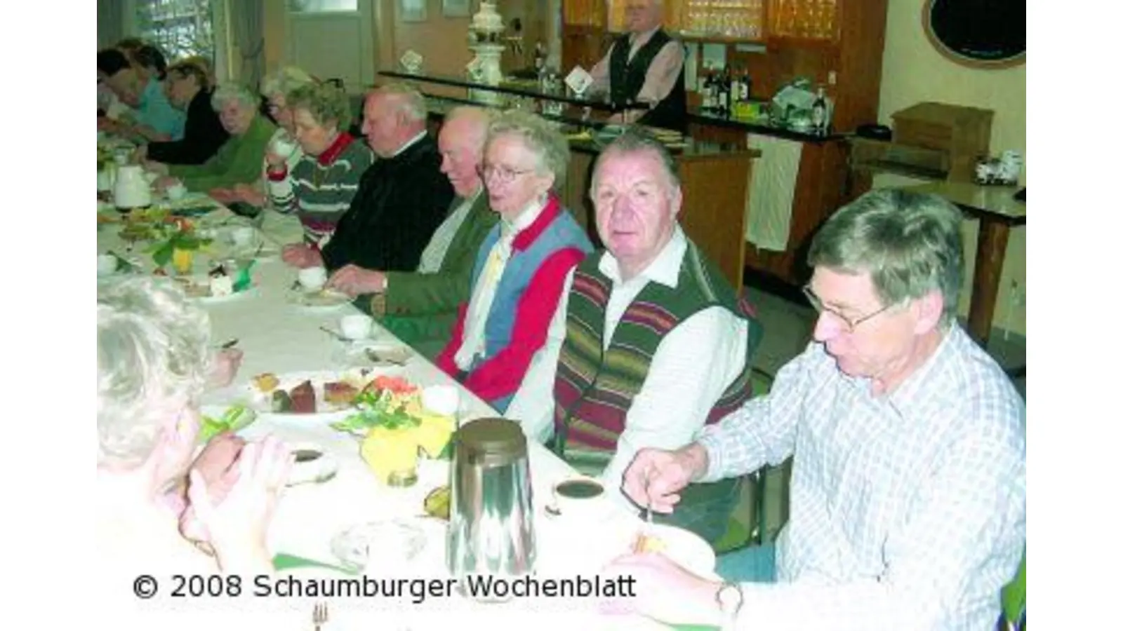 Senioren genießen den Nachmittag gemeinsam (Foto: red)
