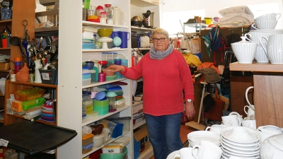 Vorsitzende Rosi Schirmer lädt zum Jubiläum in den Umsonstladen ein. (Foto: gk)