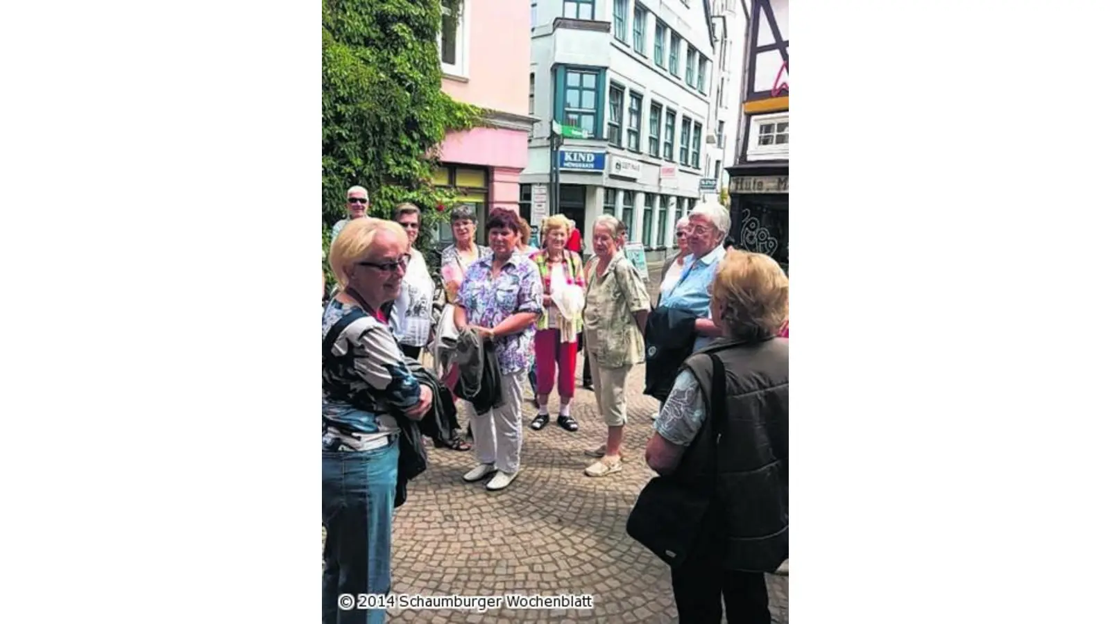Landfrauen besuchen Baumkuchenfabrik (Foto: em)