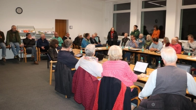 Großes Interesse: Zahlreiche Einwohner verfolgen die Diskussion des Rates zum Quartier Siekhof. (Foto: gi)