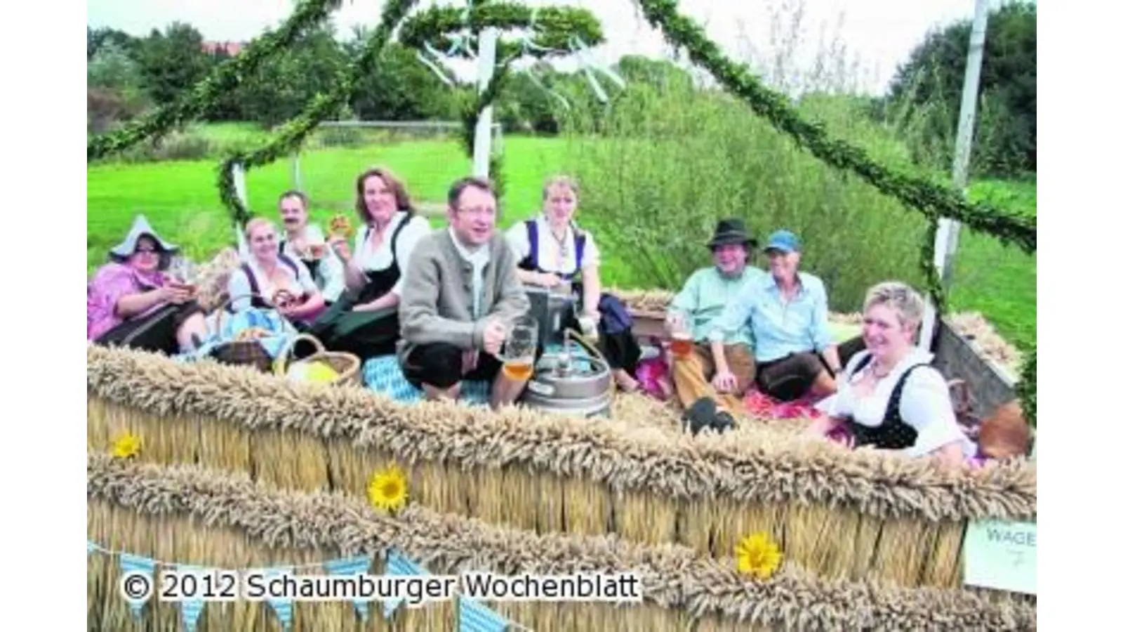 Versteigerung der Erntekrone bringt Rekordergebnis (Foto: gi)
