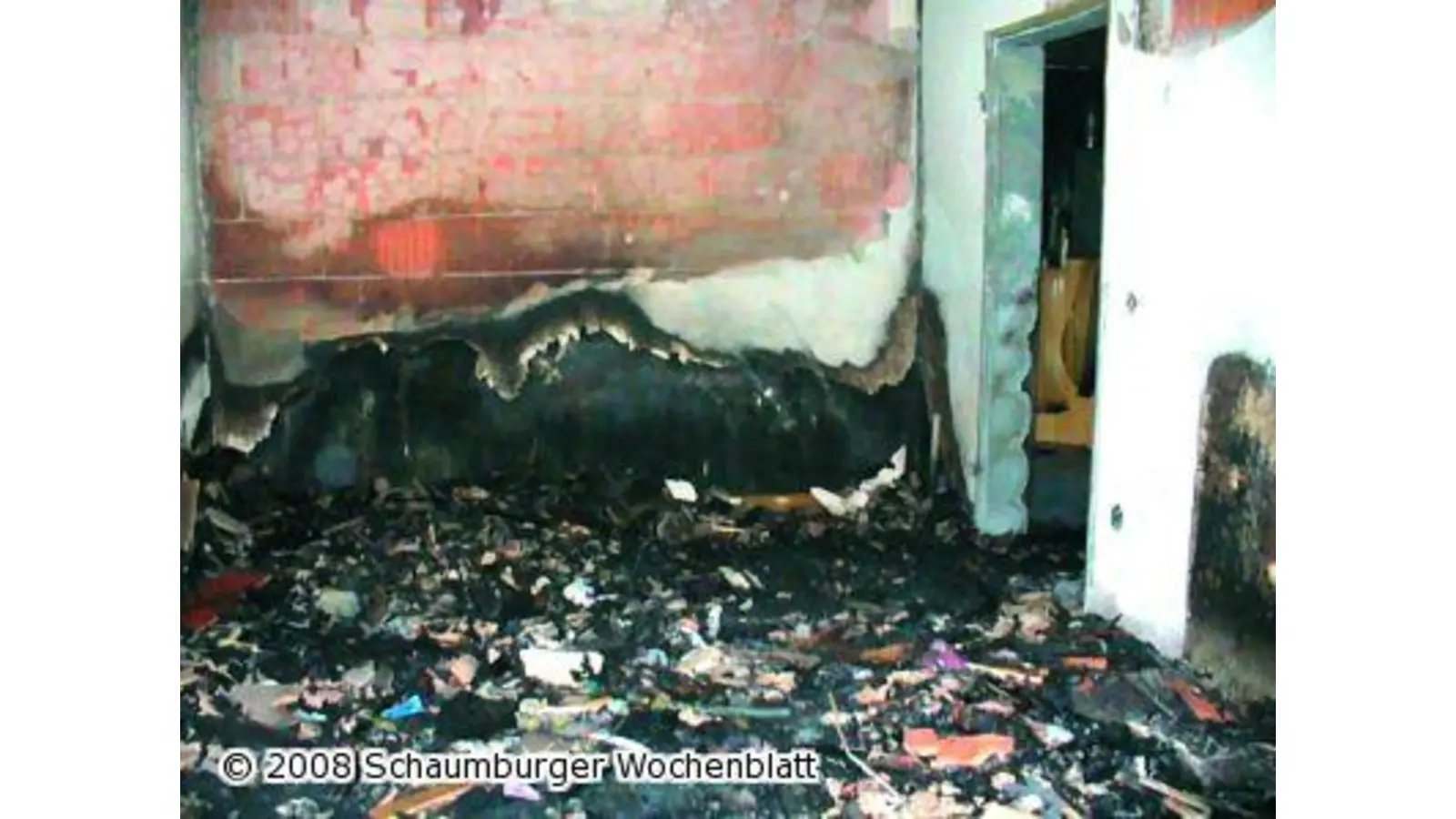 Zwei Verletzte nach Wohnungsbrand (Foto: red)
