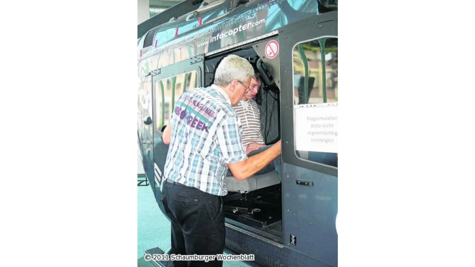 Gäste aus Ungarn erkunden das Hubschraubermuseum (Foto: red)