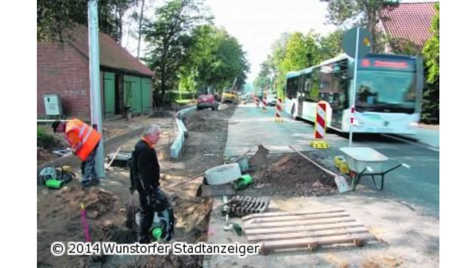 Verzögerung bei Arbeiten an der Fußgängerampel (Foto: gi)