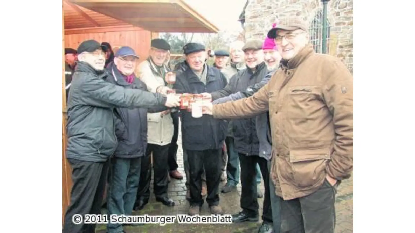 Gewinner freuen sich über Gutschein-Enten (Foto: bt)