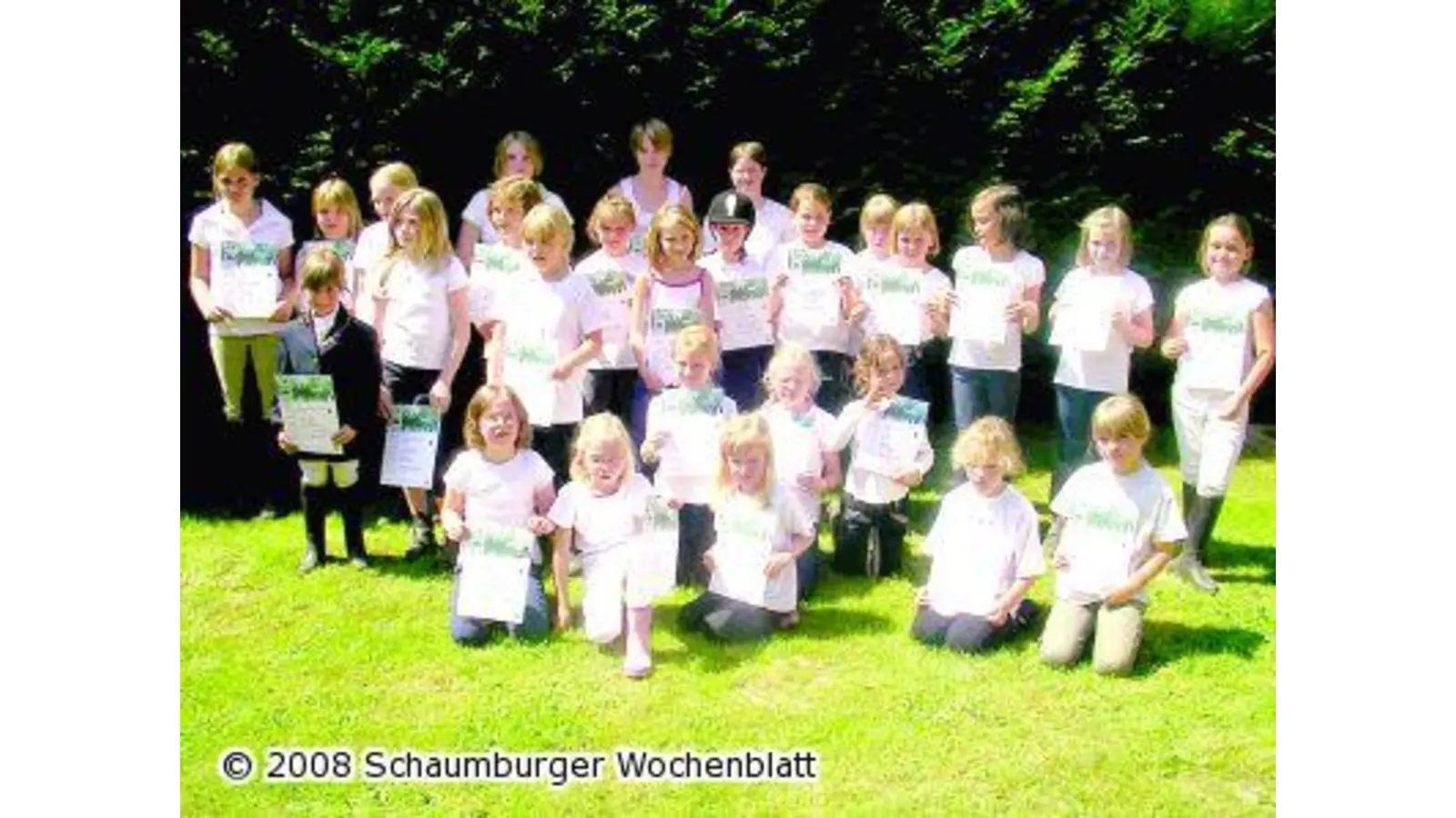 Reit-Kinder bestehen Prüfung zum Reitabzeichen (Foto: red)