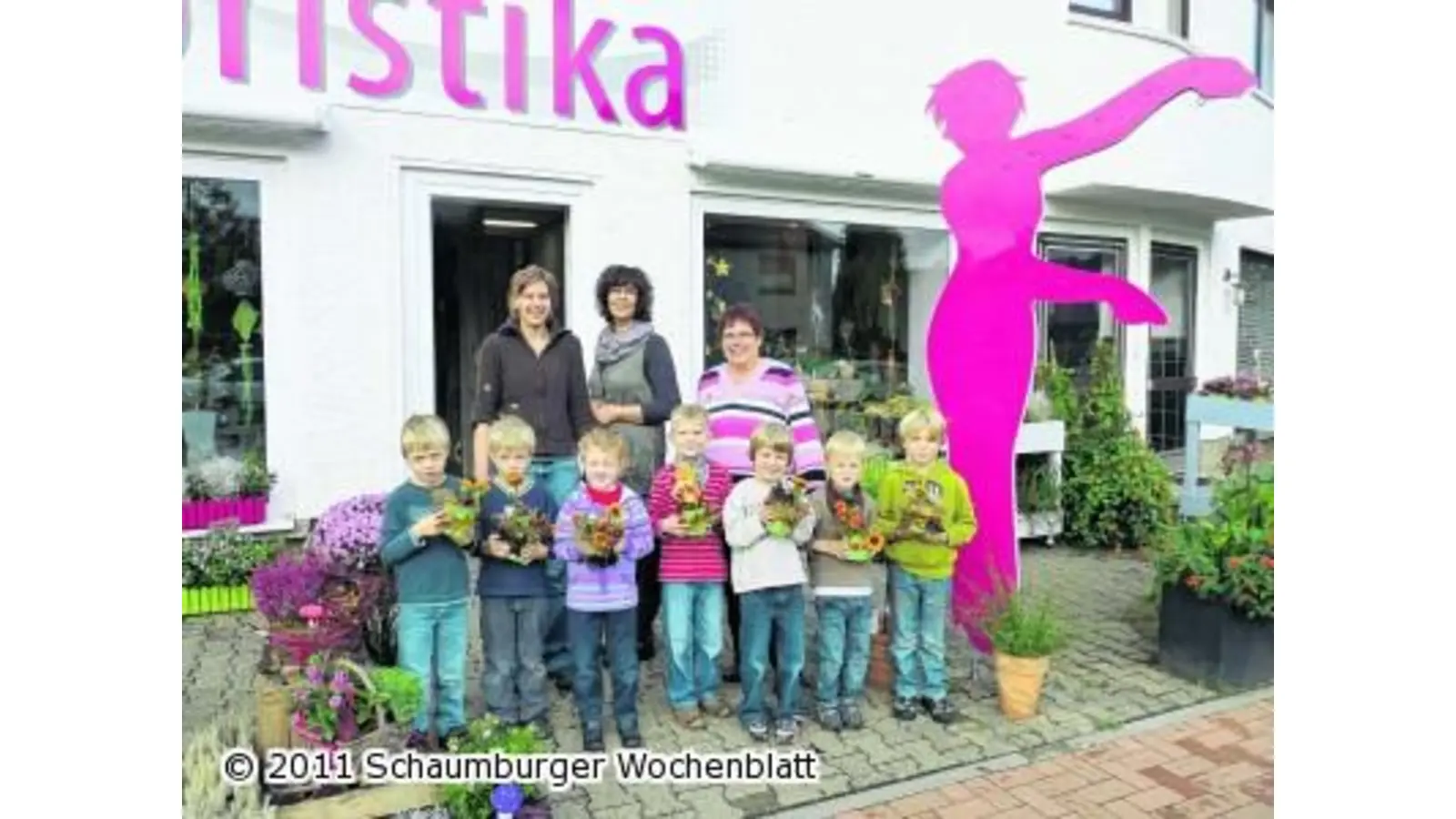 Kleine Floristen in Aktion (Foto: pd)