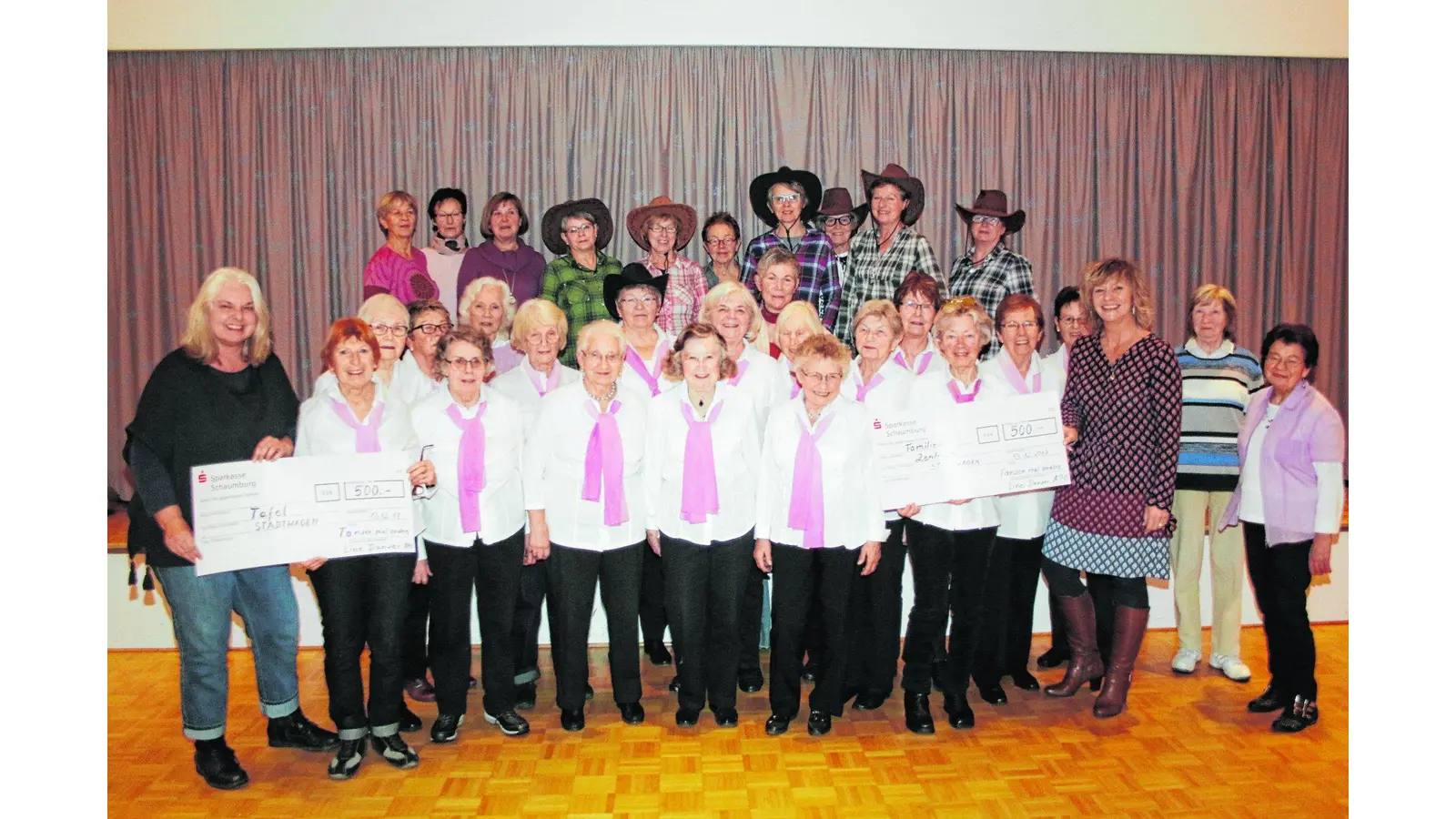 Spenden für die Tafel und Familienzentrum (Foto: bb)