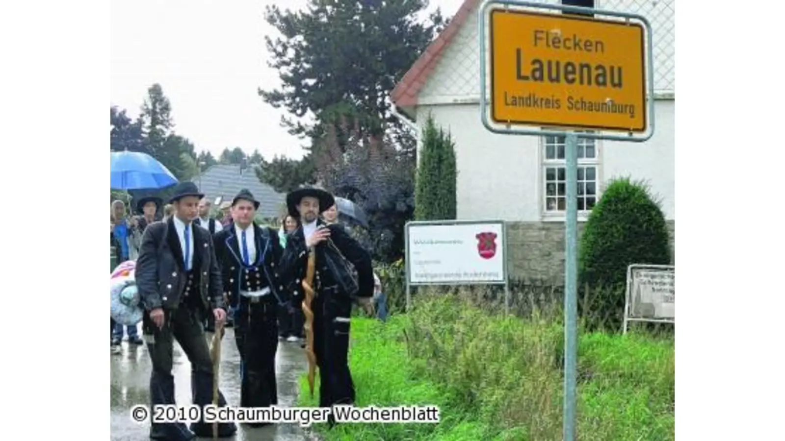 Mit Stenz und Bündel wird die alte Tradition bewahrt (Foto: al)