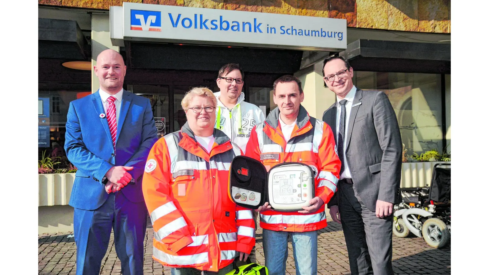 Ein neuer Defibrillator für die DRK-Bereitschaft (Foto: wa)
