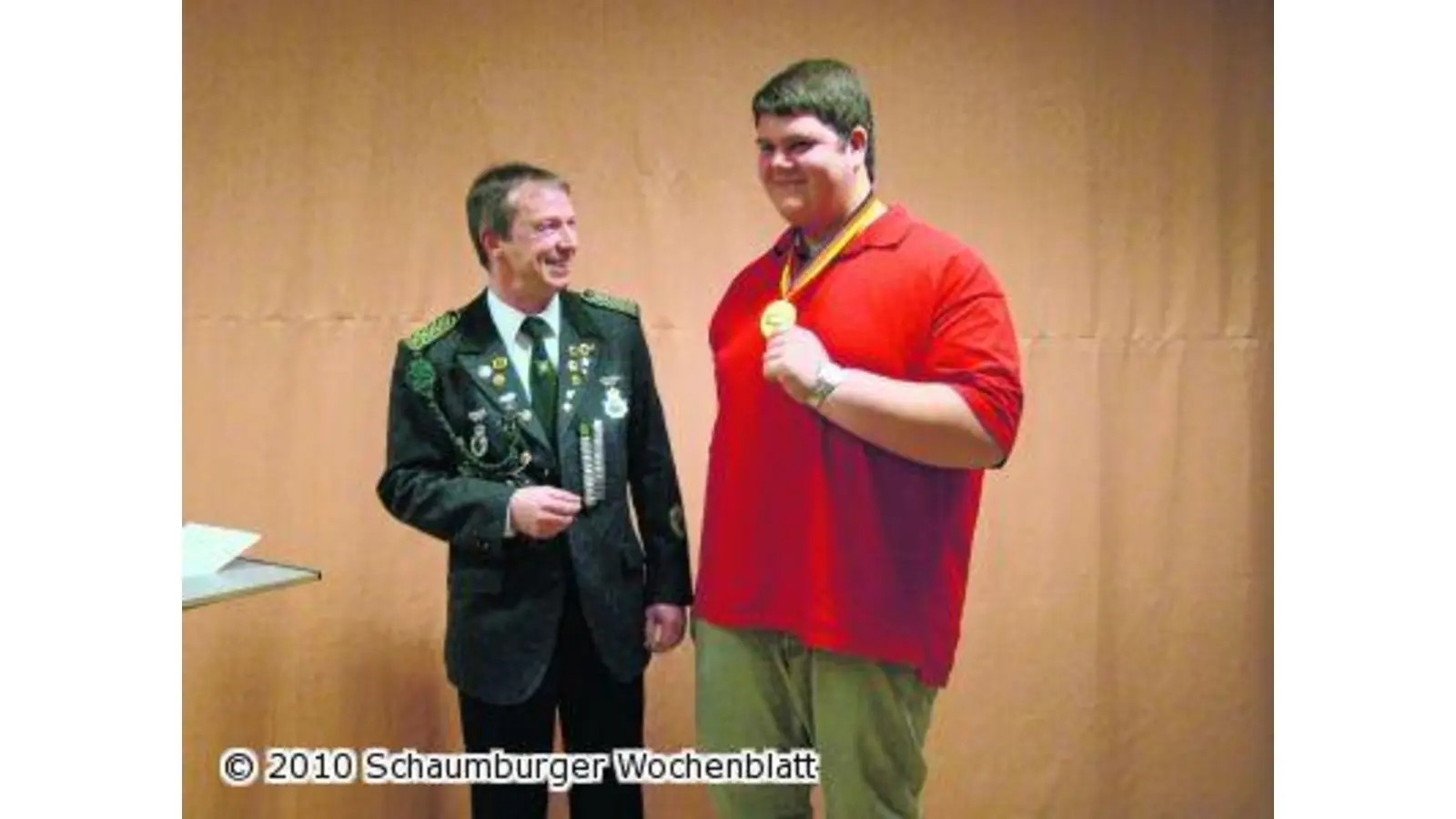 Würdiger Empfang für den Bogenschützen-Meister (Foto: mk)