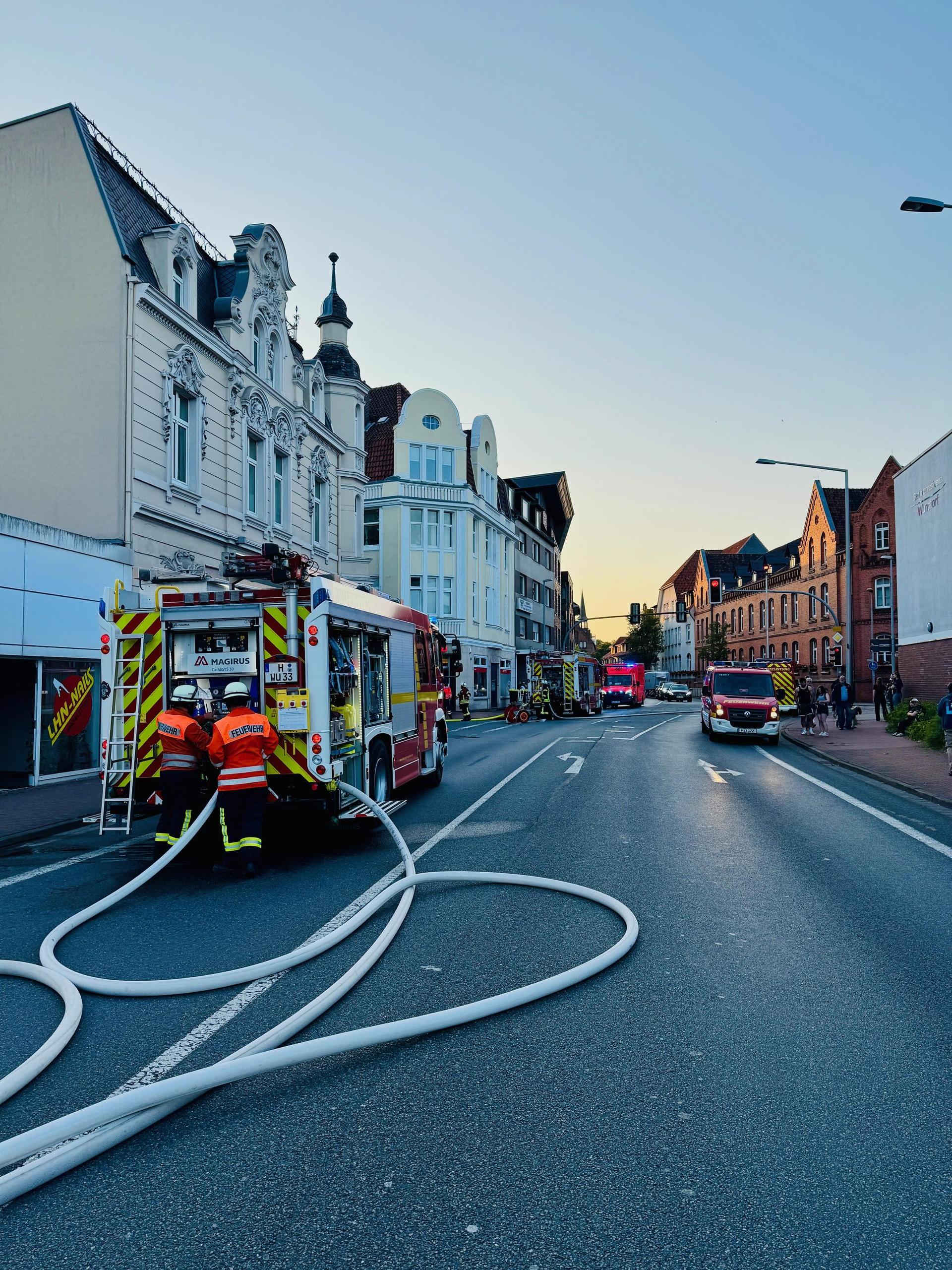Die Feuerwehr im Einsatz. (Foto: Feuerwehr)